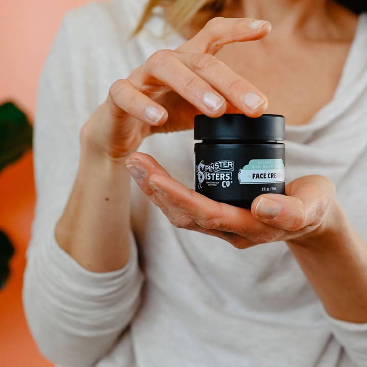 Spinster Sisters Co. / Old Salt Grooming Supply – Großhandel Gesichts-Feuchtigkeitscreme – Feuchtigkeitsspendende Gesichtscreme mit Sanddornöl und Lavendel