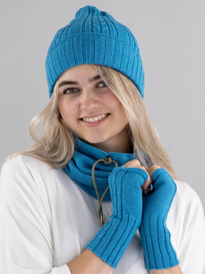 100% merinoull kabel stickad mössa för wholesale av Cadenza Italy Ltd