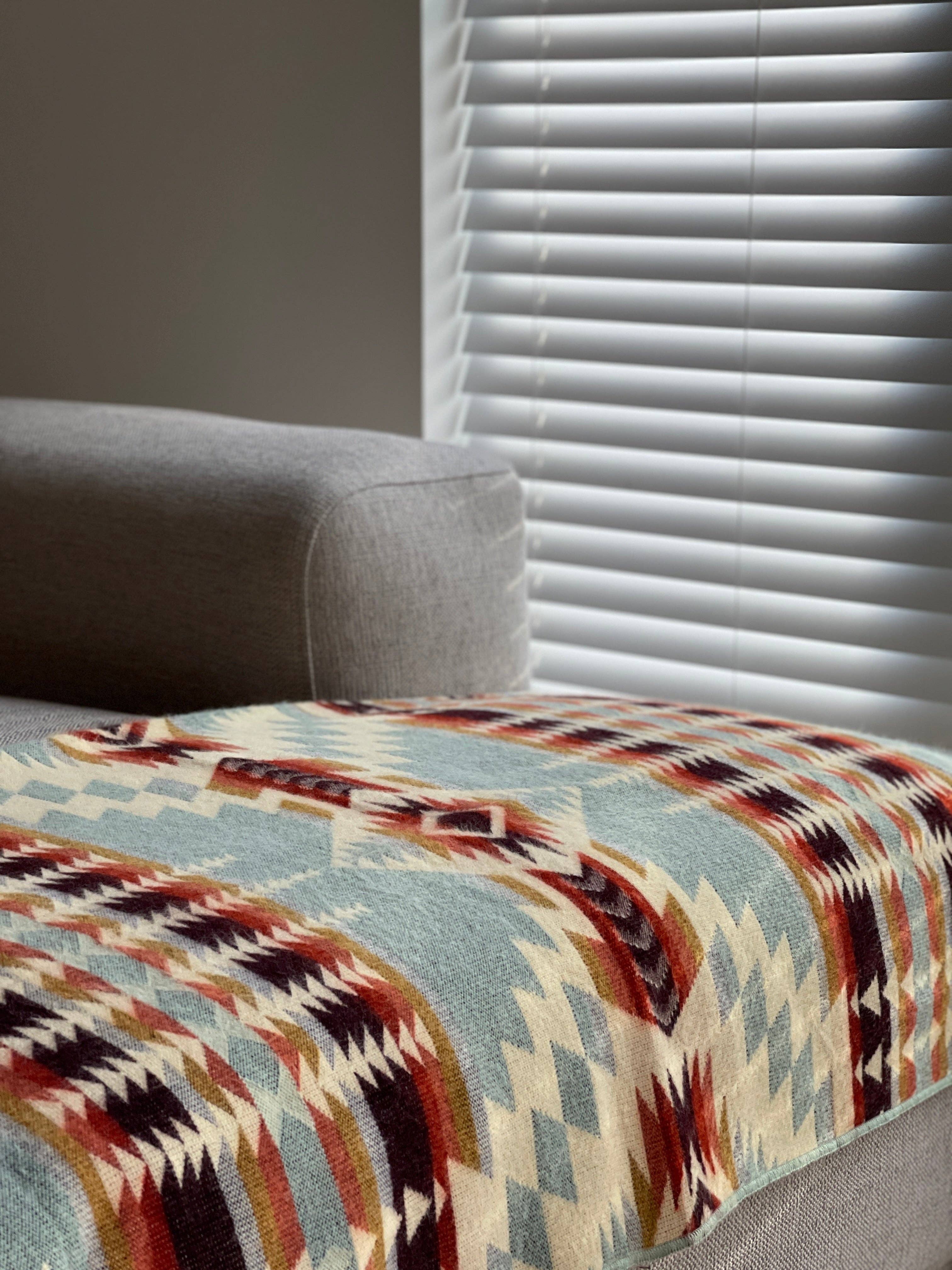 Beyond Borders Collective | Artisan-Made Blankets & Throws - Wholesale Throw Blanket - Secoya Throw - Vibrant Mint1