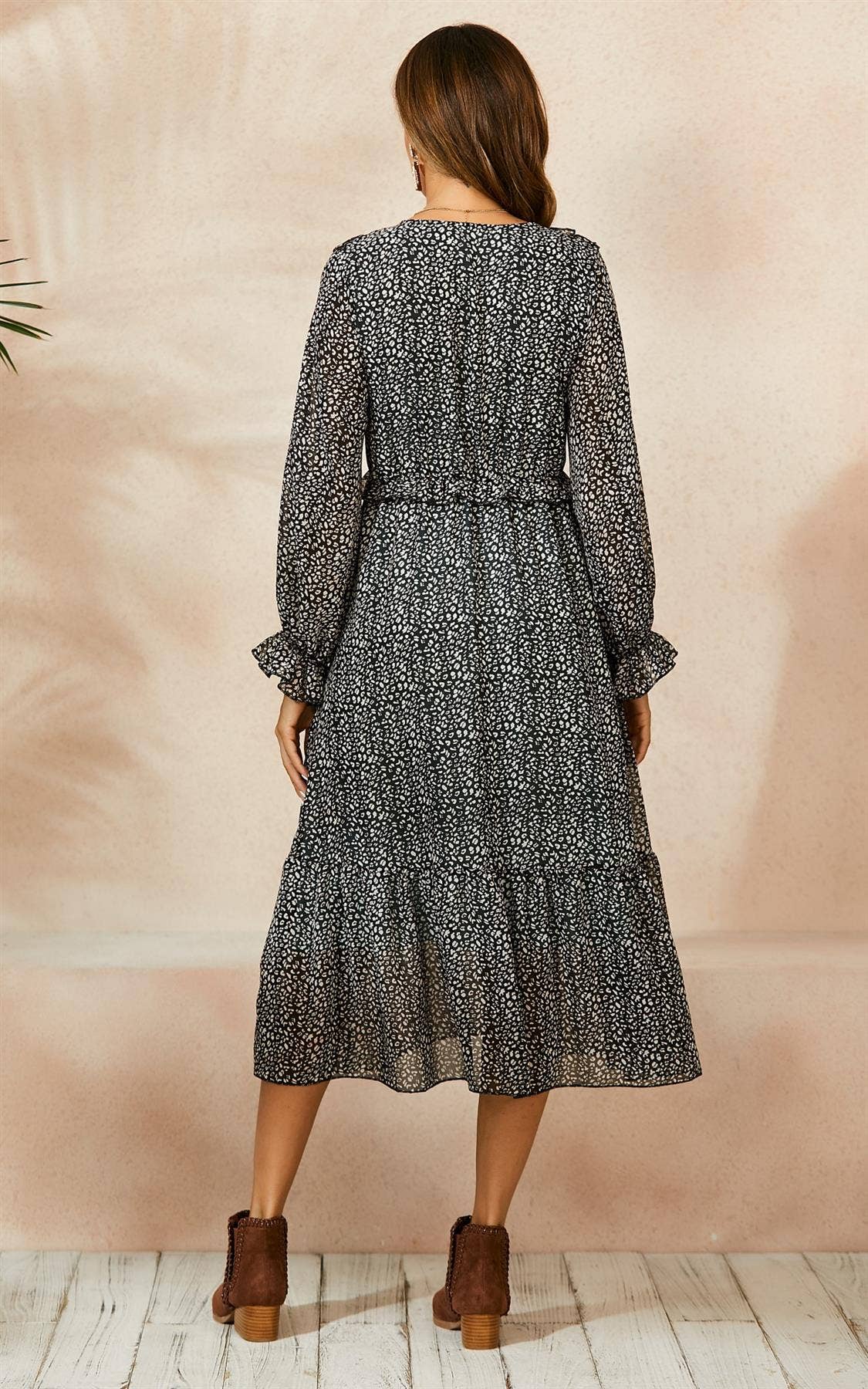 FS Collection - Venta al por mayor Vestido - Mujer - Minivestido de gasa con volantes y estampado de leopardo blanco y negro2