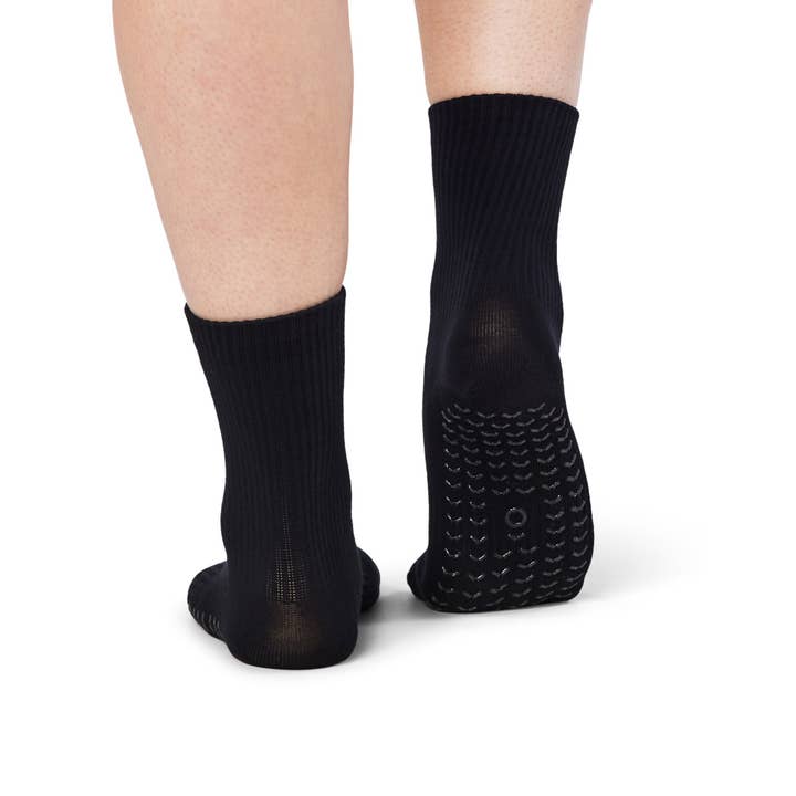 ÓWEAR Essentials Pilates Grip Socks - Black for wholesale by FOLD Reformer