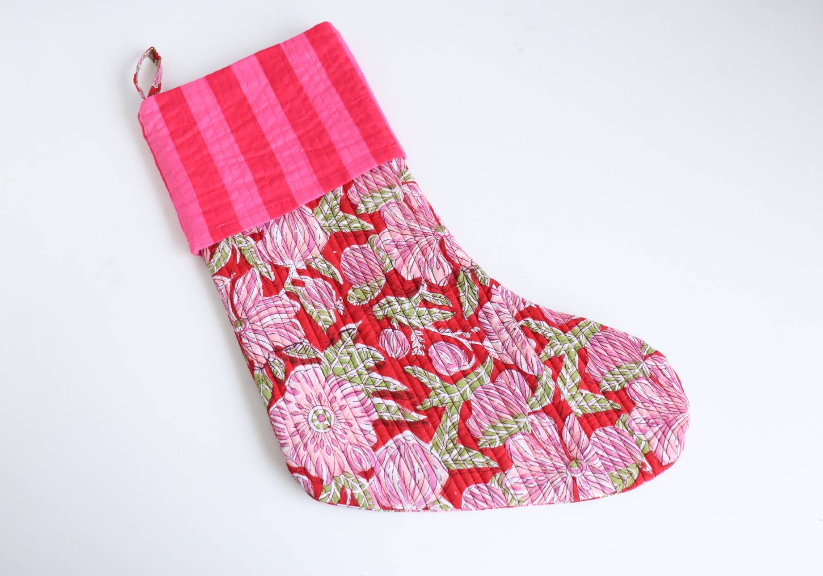 Twinflower – Großhandel Weihnachtsstrumpf – Großer Weihnachtsstrumpf Blockdruck Floral Rot & Rosa1