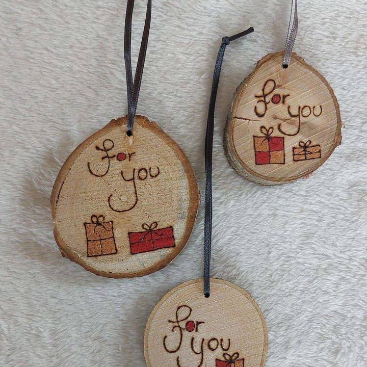 Set of 3 Christmas gift tags gift tags Christmas tree pendants hand painted “for you” for wholesale by Huizbirn