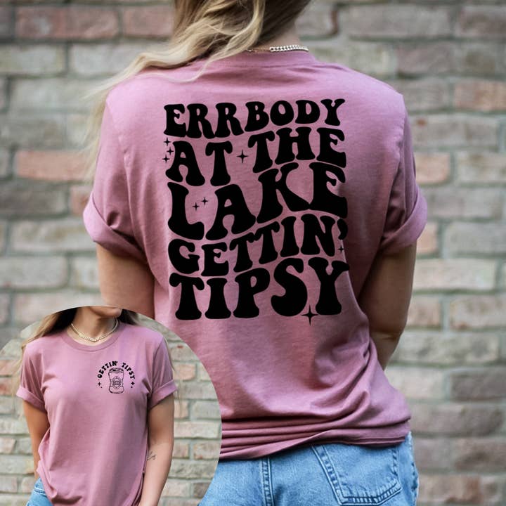 FAMS design - Vendita all'ingrosso Maglietta serigrafata - Donna - Maglietta estiva con grafica ondulata degli Errbody At The Lake Gettin Tipsy0