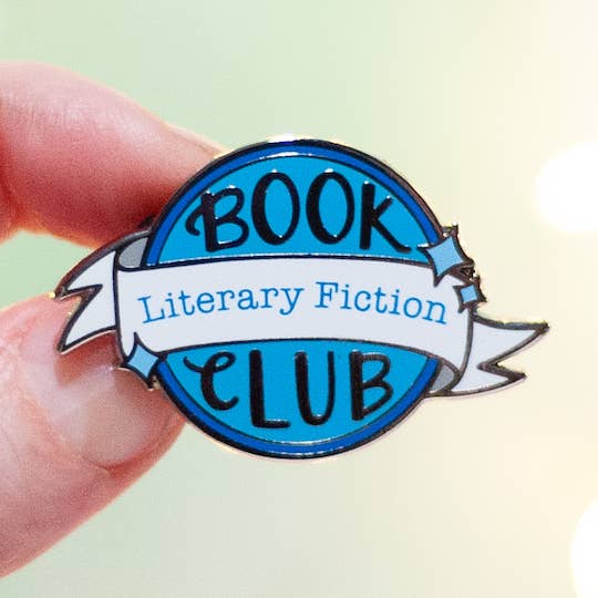 Pin esmaltado del Literary Fiction Book Club para venta al por mayor de Brio + Brandish
