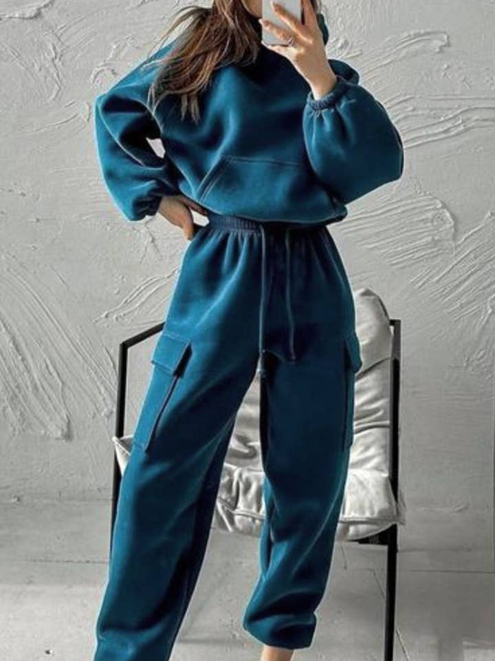 Conjunto de Sweatshirt com Capuz Azul Pavão e Calças Cargo com Cintura Elástica e Cordão Ajustável por atacado de Lovesoft