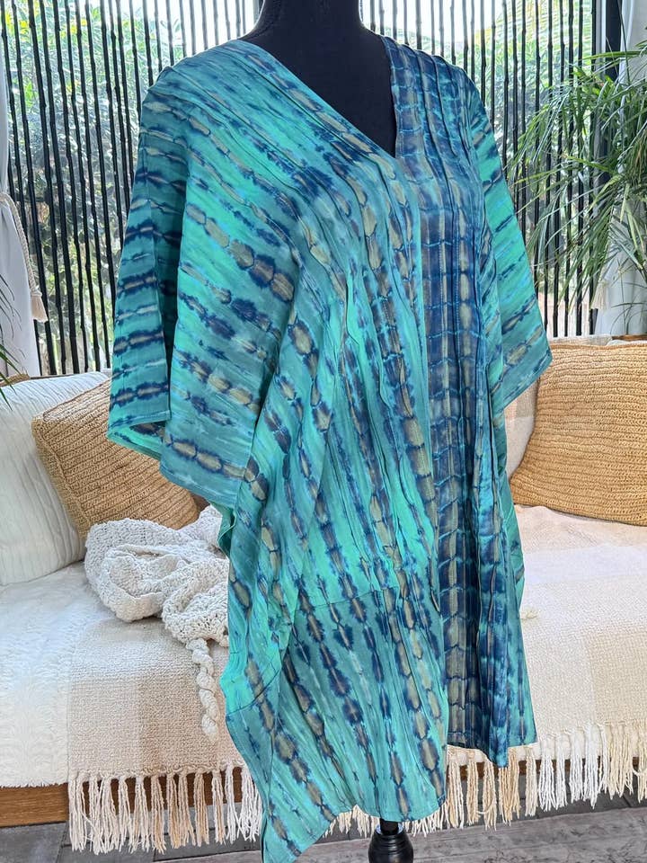 Handgefertigtes Batik-Boho-Kaftan: Leichtes Strand-Cover-Up-Kleid für den Großhandel von Crafts Love Dreams