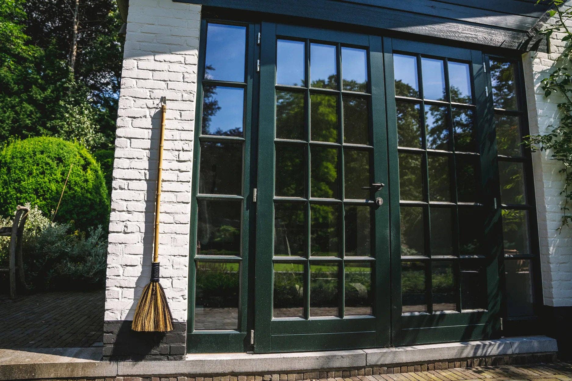 Bazar Bizar Living - Wholesale Broom - The Big Broom - Natural Black6