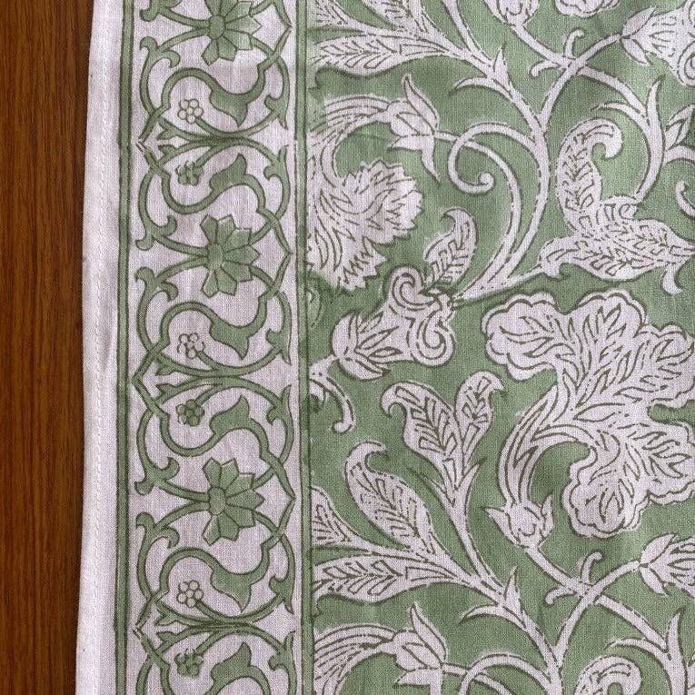Fabricrush - Vente Chemins de table - Chemin de table indien imprimé au bloc vert sauge et blanc2