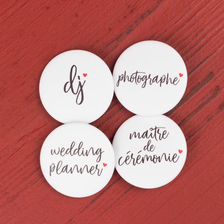 4 fornitori di badge nuziali: fotografo, DJ, organizzatore di matrimoni e maestro di cerimonie per la vendita all'ingrosso da parte di Te Whaka