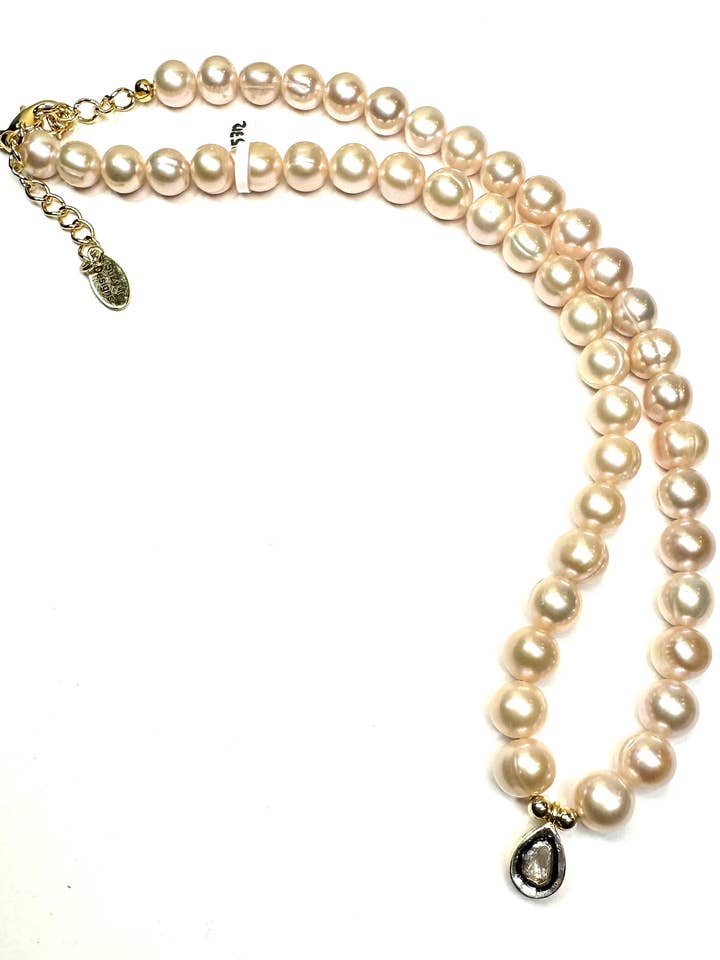 Prachtige zoetwaterparelketting met diamanten traan voor wholesale door Suzy T Designs