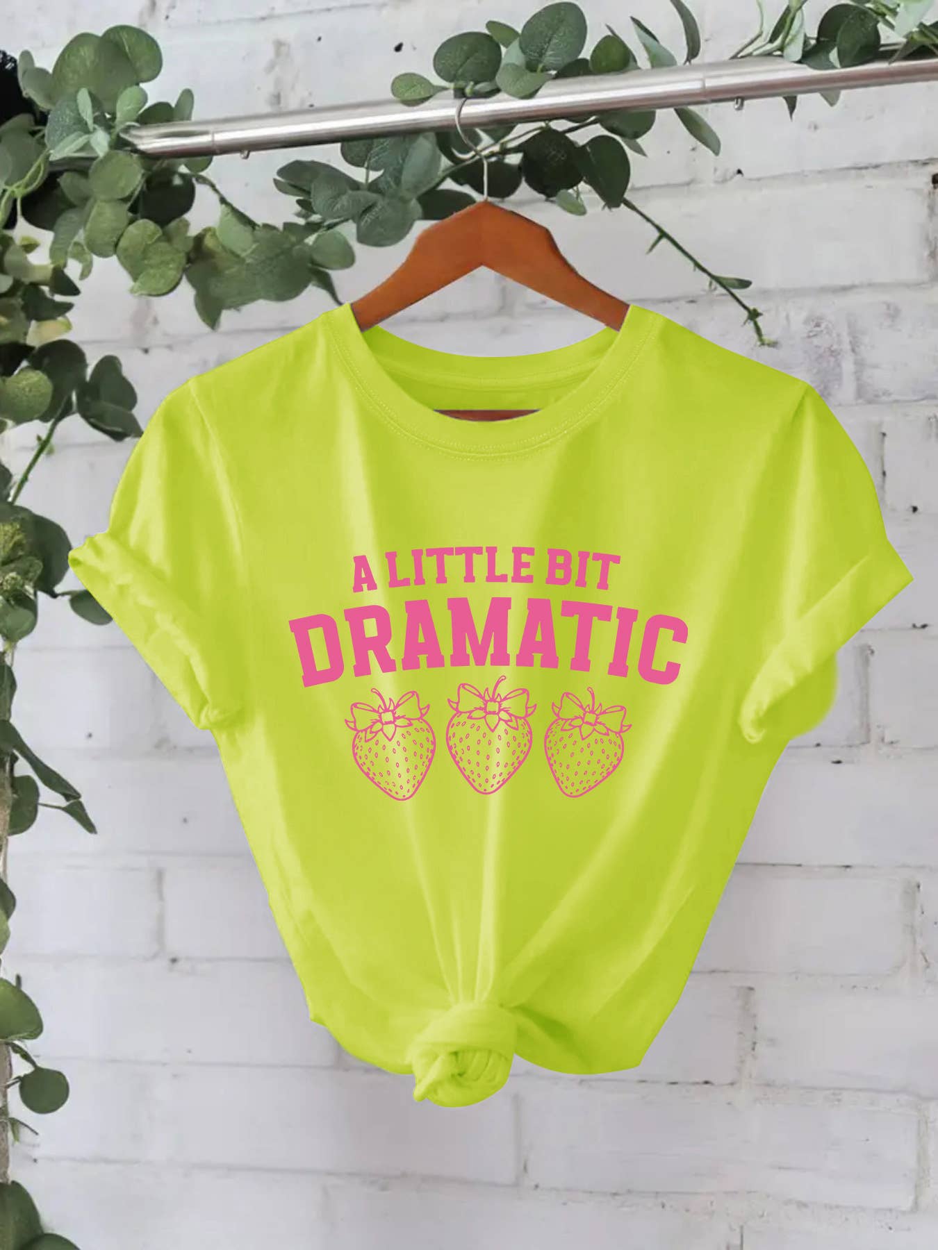 HIDDENBRAND - Wholesale T-Shirt - Women's - A LITTLE BIT DRAMATIC Versatile strawberry Graphic t-shirt6