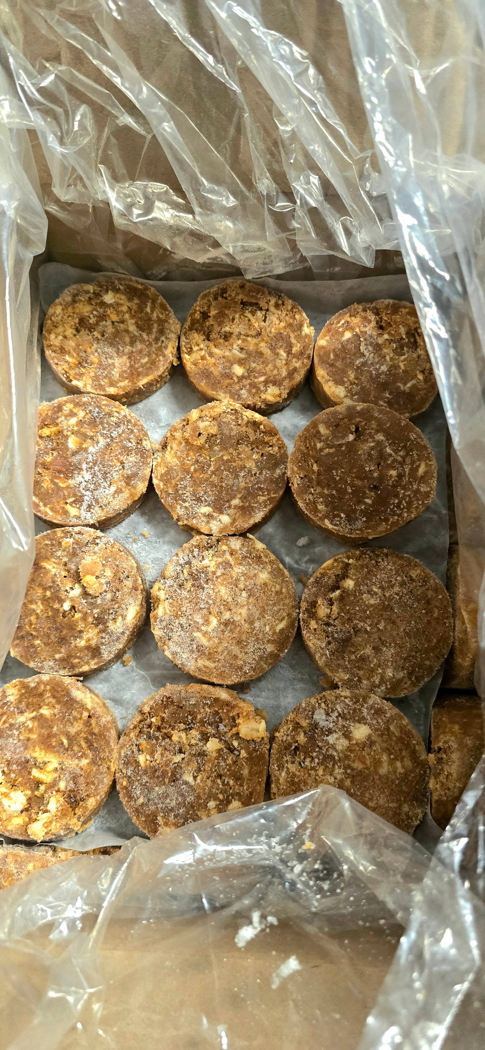 Lawton's Chicken Sausage - Wholesale Sausage - Lawton's Chicken Sausage Wholesale - 2oz Raw Frozen Patties 1