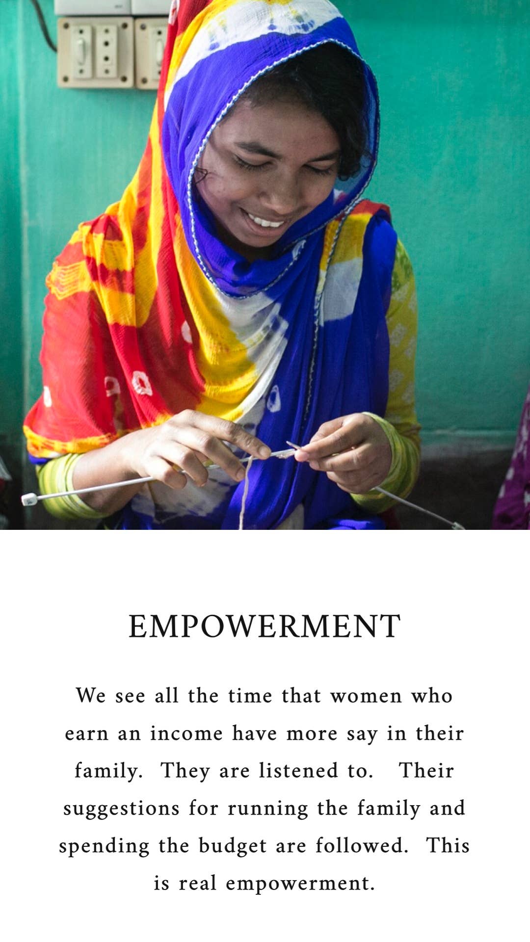 Pebblechild – wholesale Skallra - Baby – Virkat babyleksak dinosaurie skallra - petrolblå17