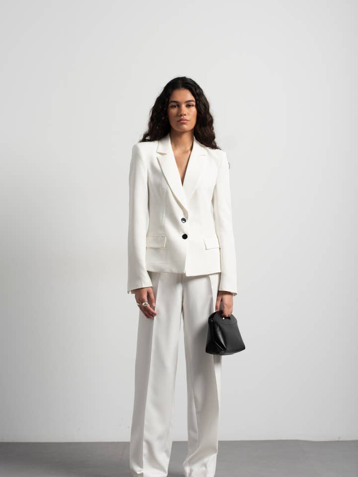 Strakke witte blazer met rechte pasvorm voor wholesale door Javier Teruel García - InfinityWear