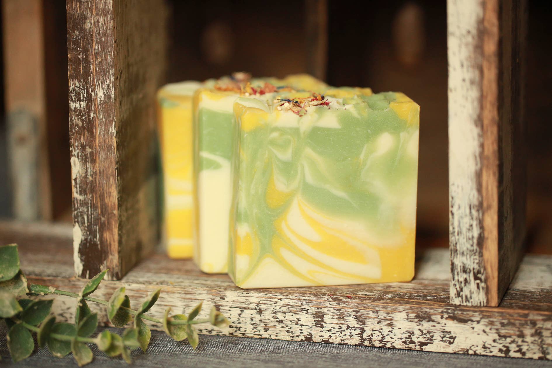Faith and Grace Soap Co. - Vente Pains de savon - Savon Artisanal au Chèvrefeuille, 4,5 oz.1