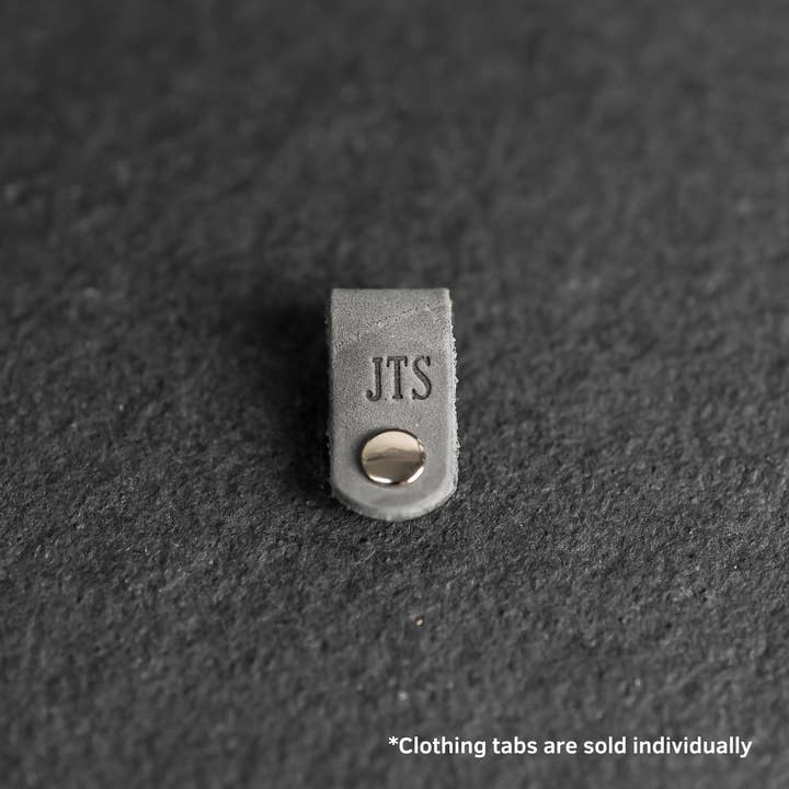 Ox & Pine - Vente Étiquette pour bagage - Onglets de vêtements en cuir personnalisés10