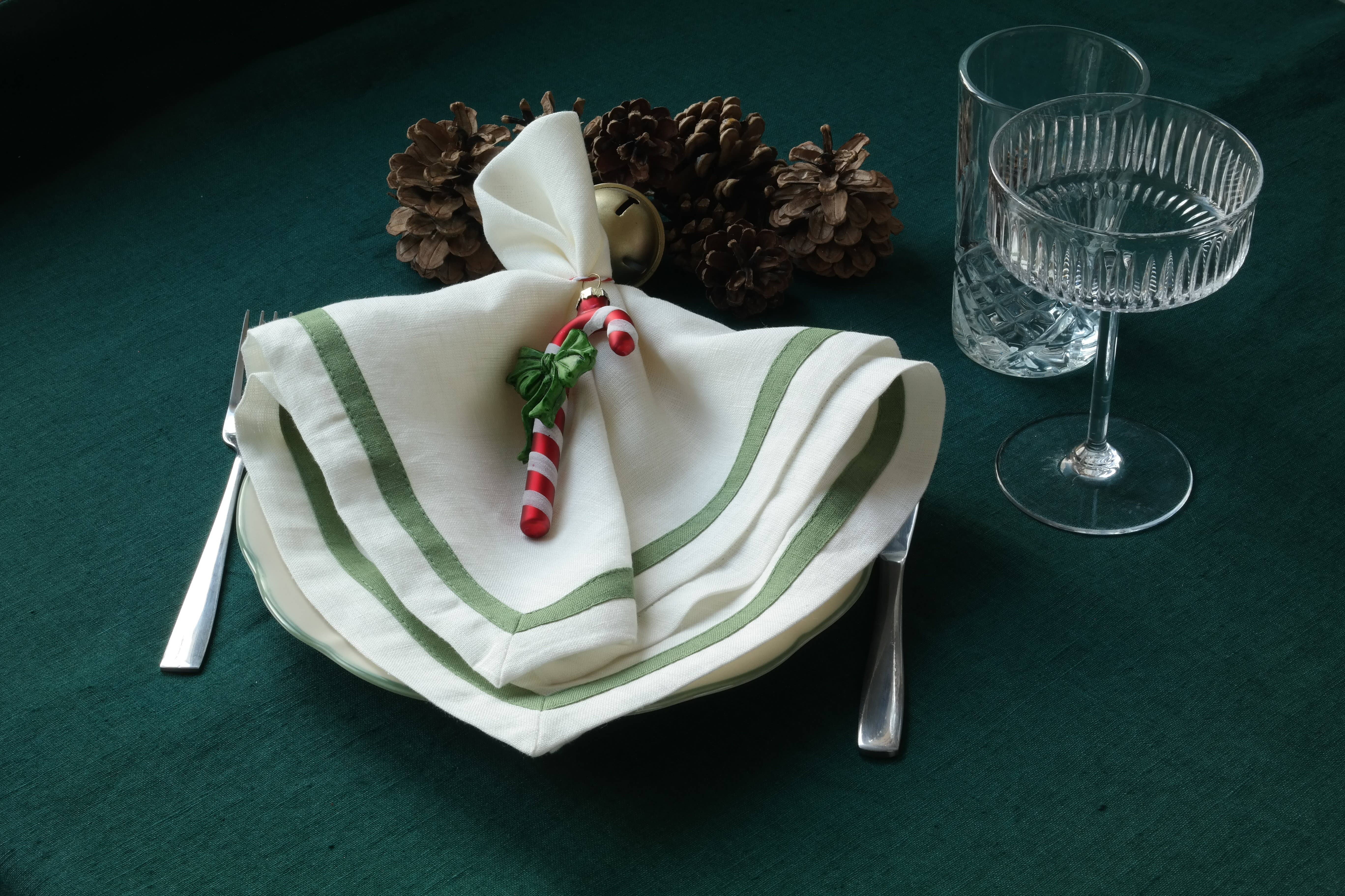 Liem Home - Wholesale Dinner & Cloth Napkin - Linen Napkins 50x50cm (20"x20") with green Trim. 2