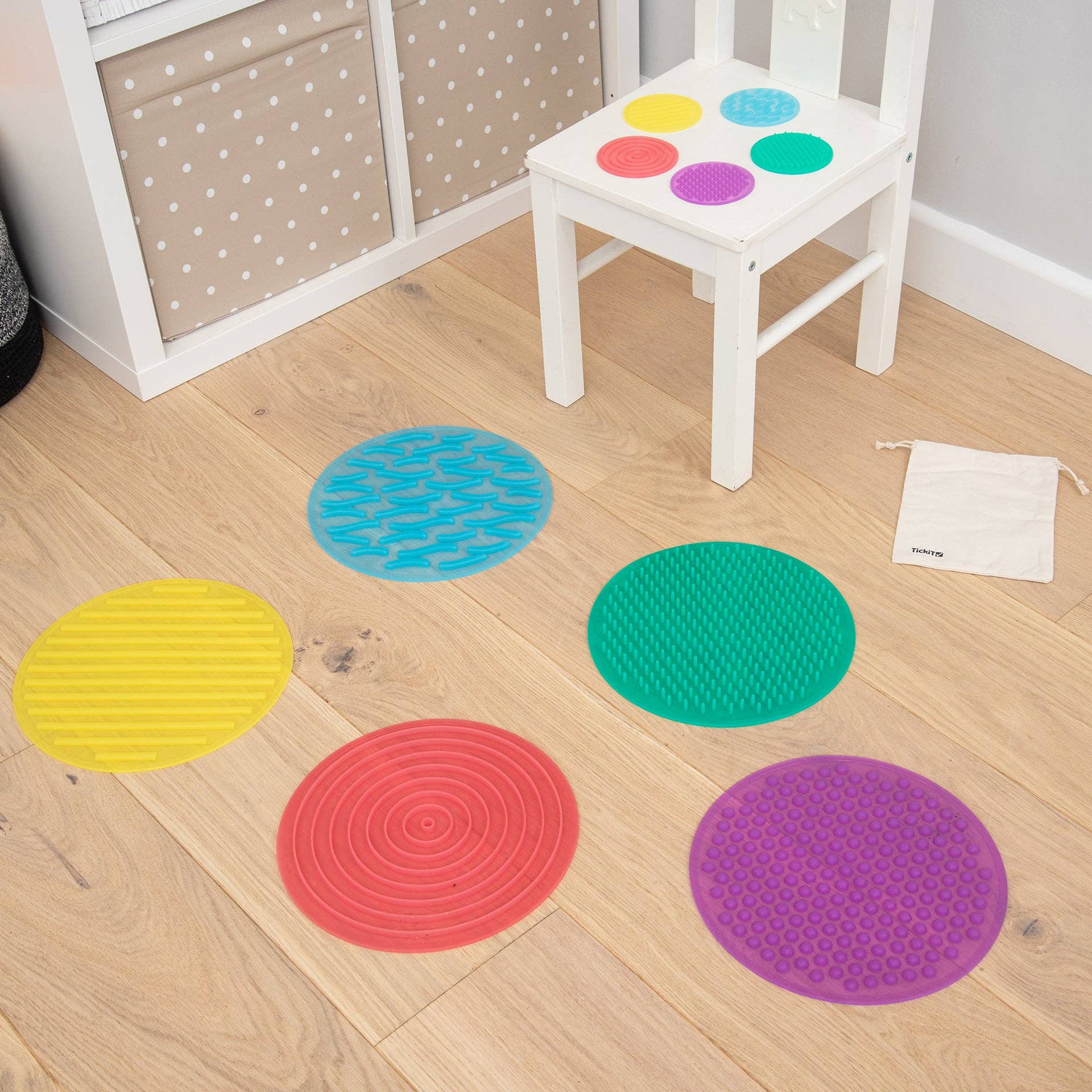 Commotion – wholesale Toy set – Kids – SiliShapes® Sensory Circle Set - Tactile play - Non slip4