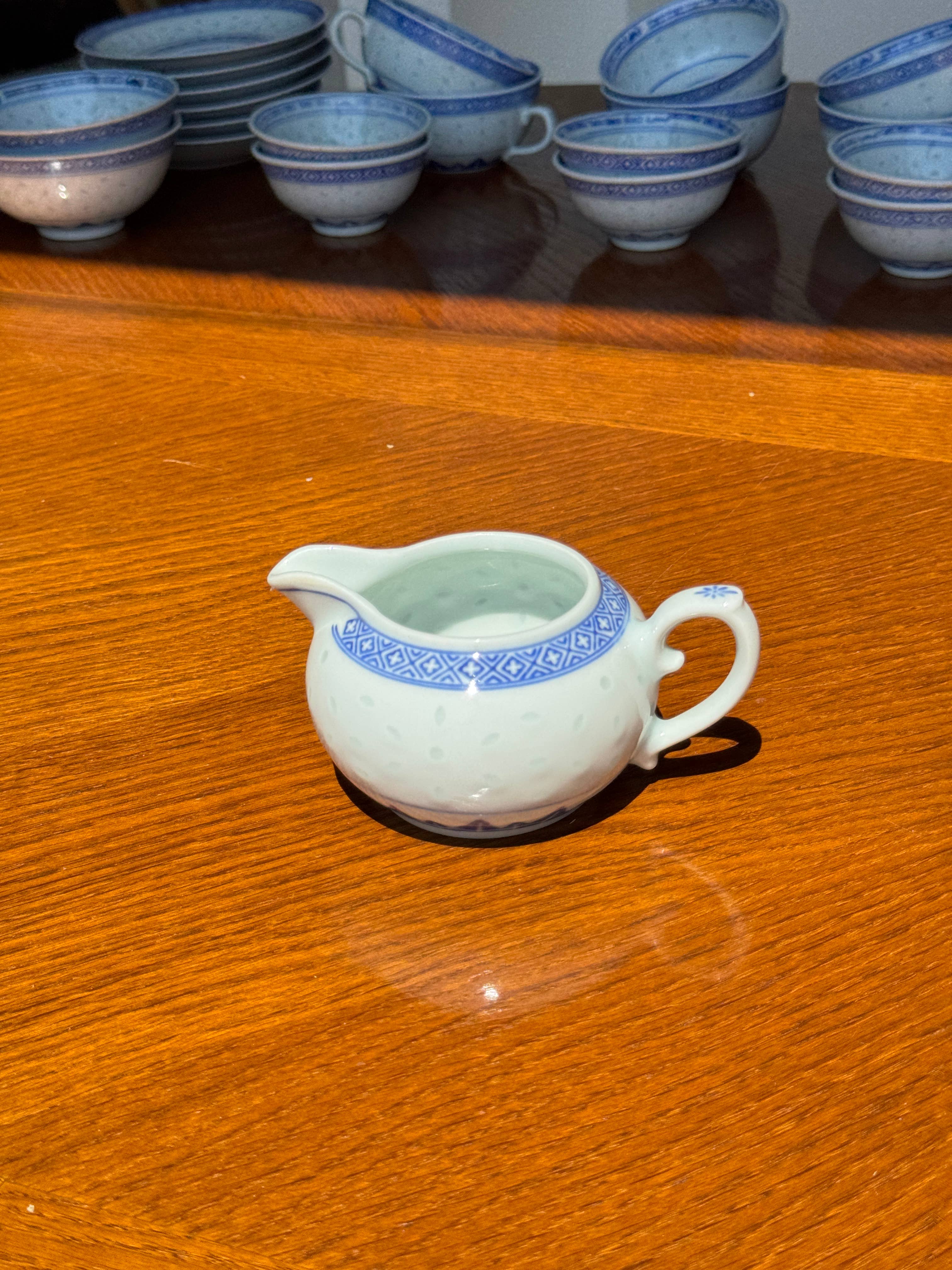 Office Objets - Wholesale Tea Set - Small Chinese tea set with 6 cups and saucers5