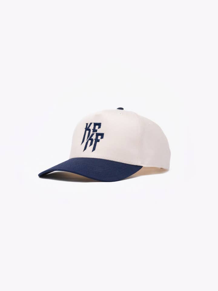 La casquette à 5 panneaux Emblem pour la vente par Kinda Fit Kinda Fat