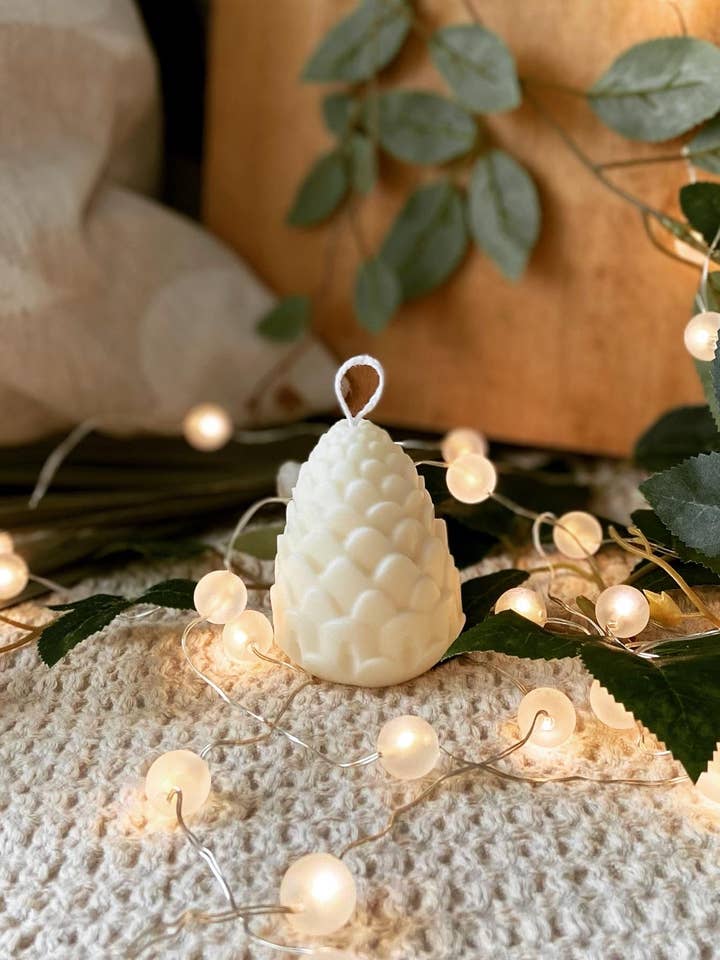 Bougie Acorn - Bougie à suspendre en cire de soja - Bougie des Fêtes pour la vente par Hellen’s Boutique