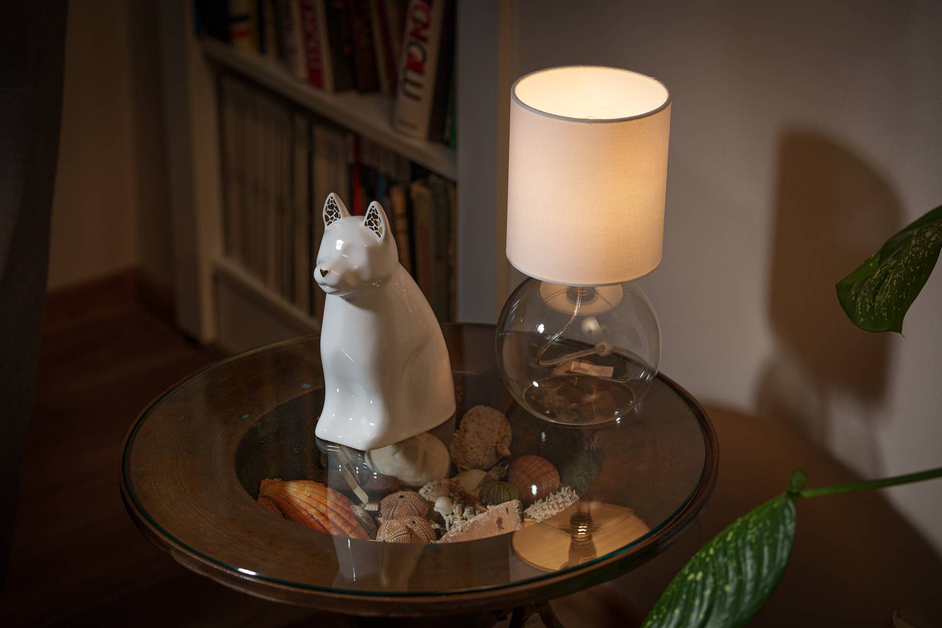 Pulvis Art Urns – Großhandel Haustier-Urne/Andenken-Box – "Barkley" Tierurne für Hunde - Weiß | Keramik8