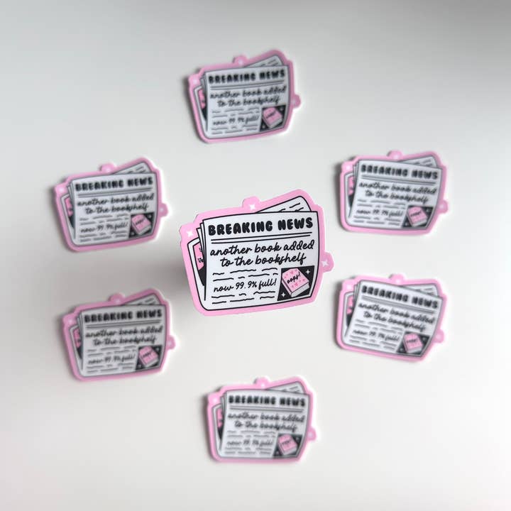 Pegatina Mate | Libro de Últimas Noticias Kindle Club de Lectura para venta al por mayor de Dolly’s Doodles