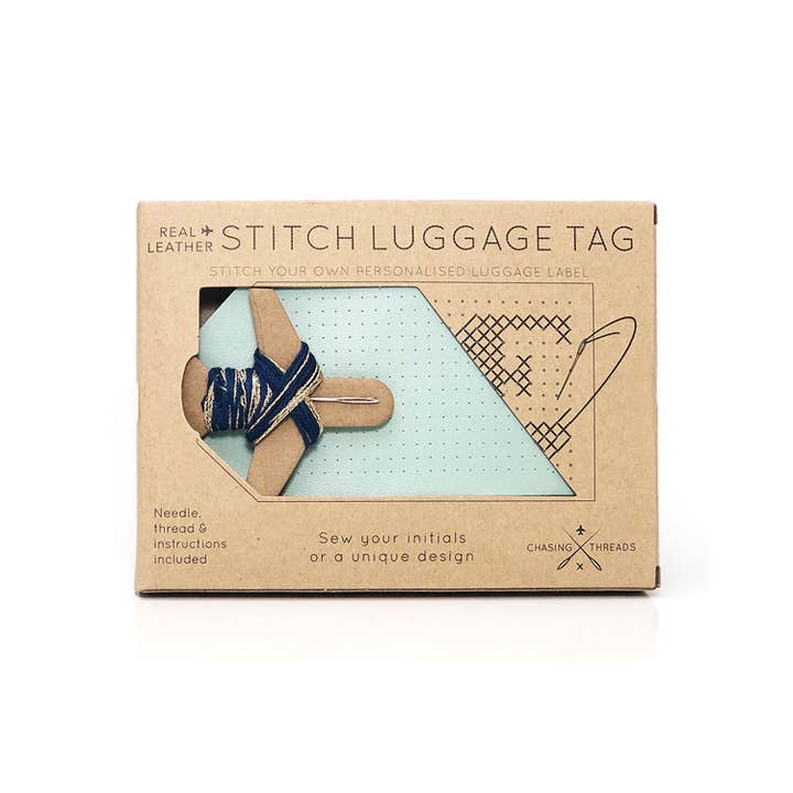 Chasing Threads – wholesale DIY-pysselkit – DIY korsstygn Bagage Tag Kit - Mint med marinblå tråd