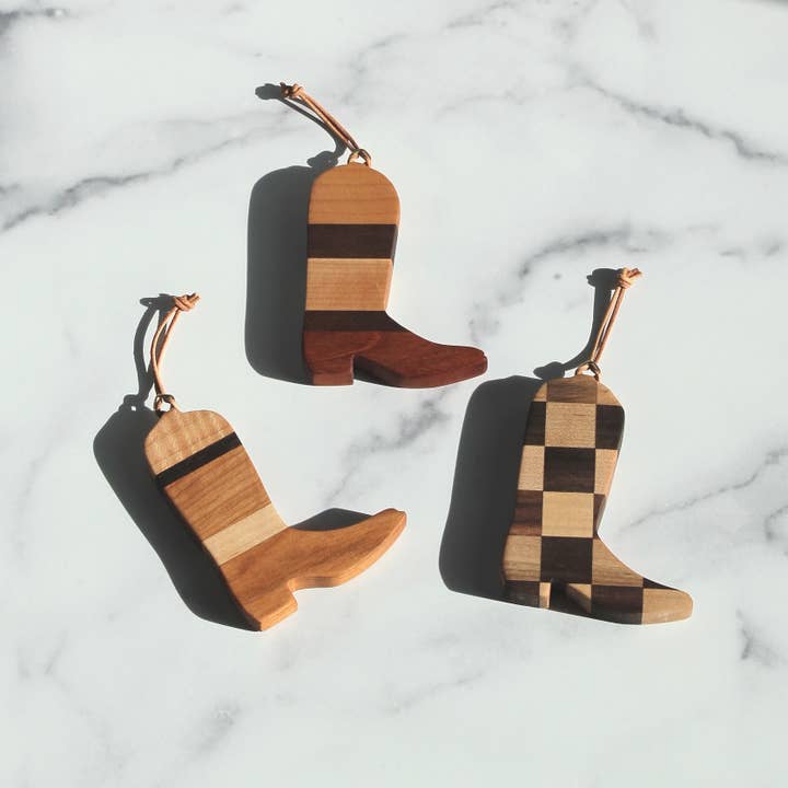 Adorno Navideño de Madera Hecho a Mano Bota para venta al por mayor de Honeywood