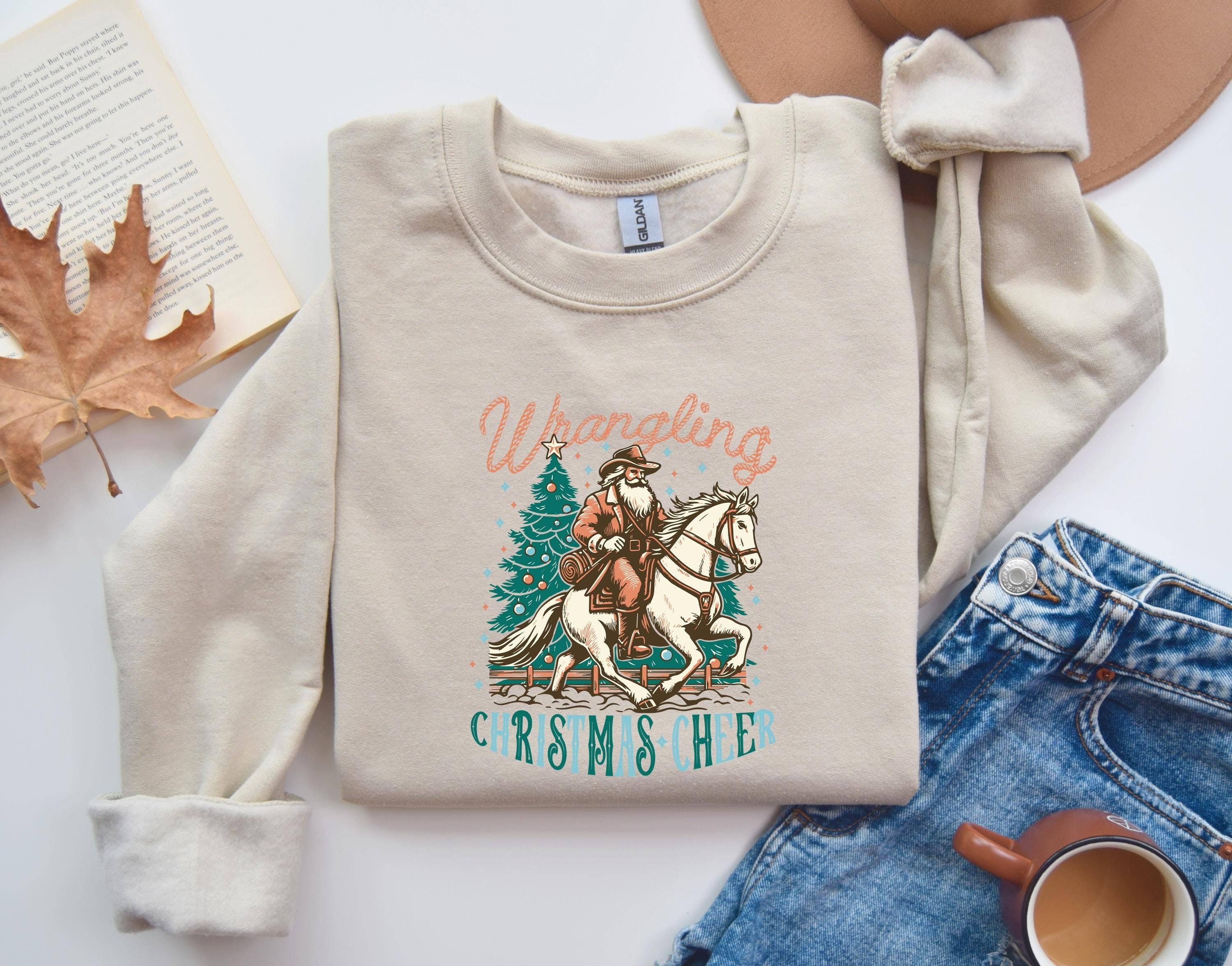 NVC Ecommerce LLC - Venta al por mayor Sudadera estampada - Mujer - Sudadera navideña retro western, suéter navideño de vaquero1