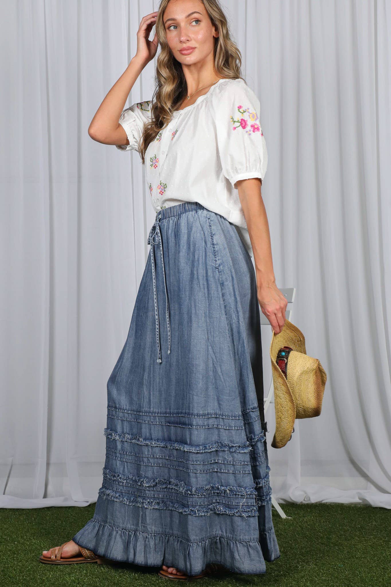 Vine & Love - Wholesale Skirt - Women's - Ruffle Frayed Hem Chambray Casual Western Maxi Skirt VS8315118