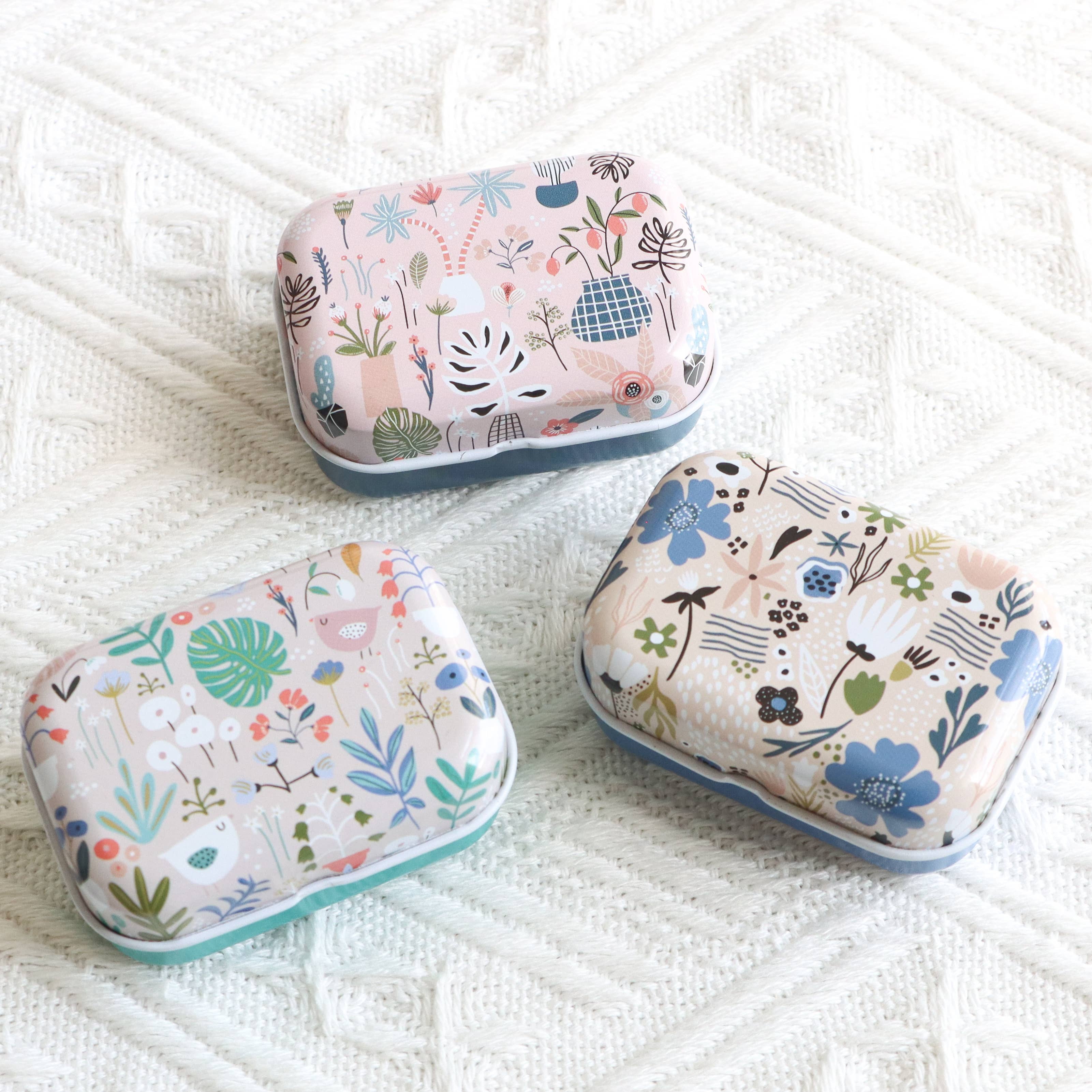 SChandworks - Wholesale Embroidery/Cross Stitch Supplies - Small Magnetic Needle Case 3