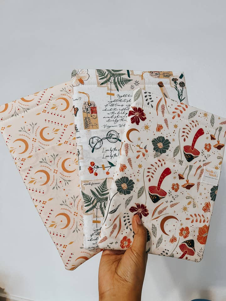 Breloque Croissant pour la vente par needlexstitchco