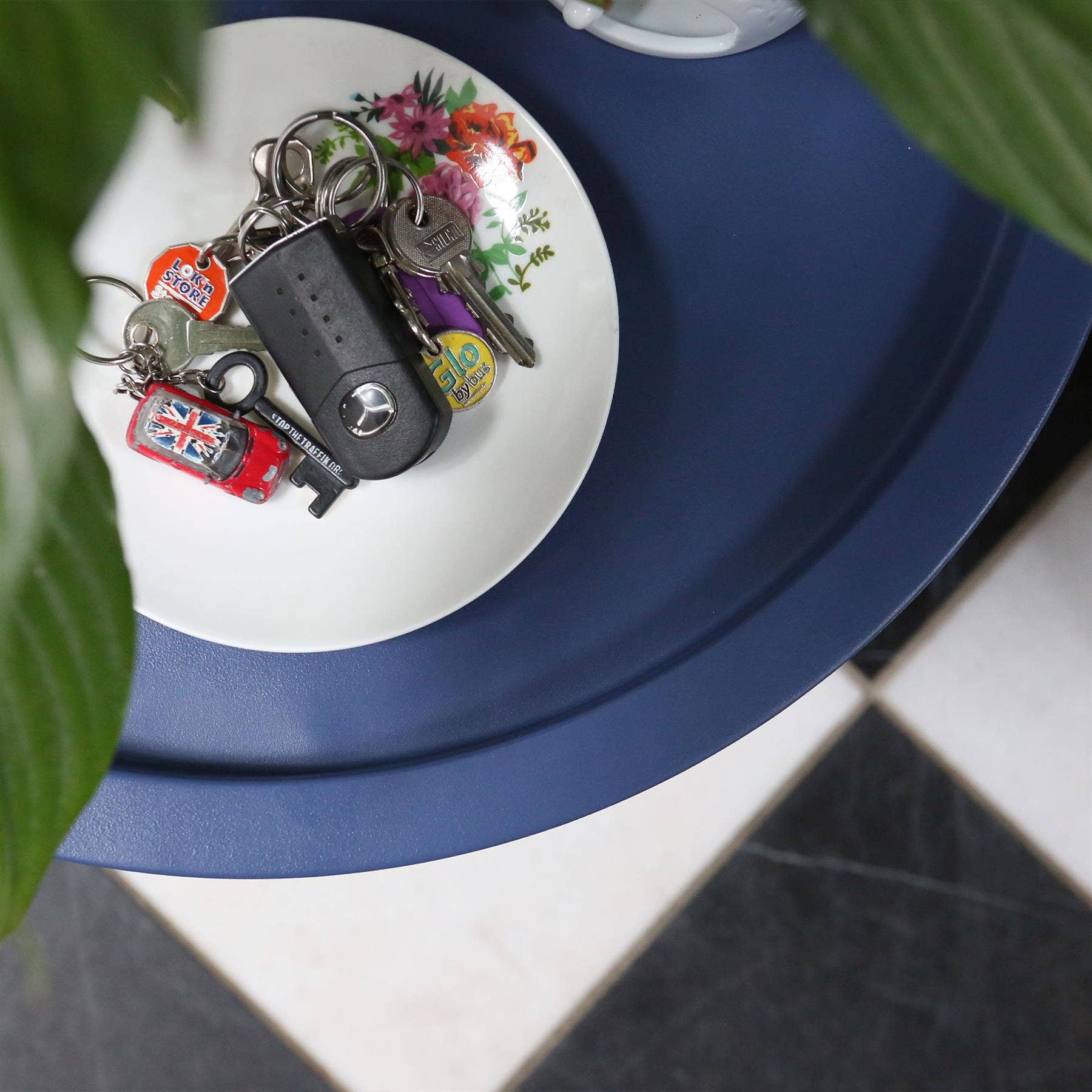 Rinkit Ltd - Wholesale Side Table - Round Steel Tray Table - By Harbour Housewares18