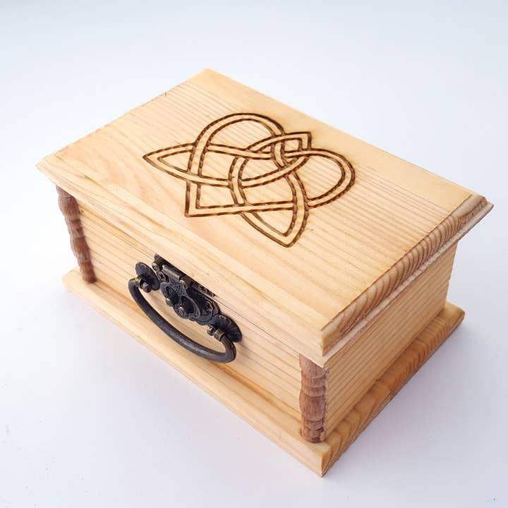 Celtic Irish Love Knot Small Latched Wooden Box for wholesale by Lyoncraft