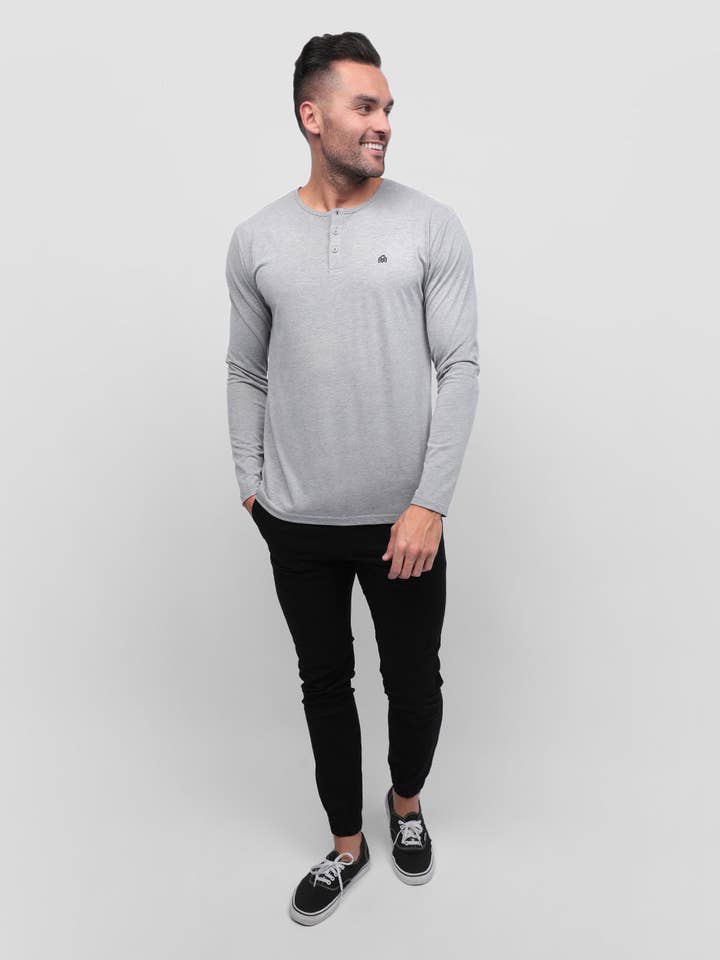 INTO THE AM – Großhandel T-Shirt – Herren – Langarm-Henley-Shirt für Herren (Marke)31