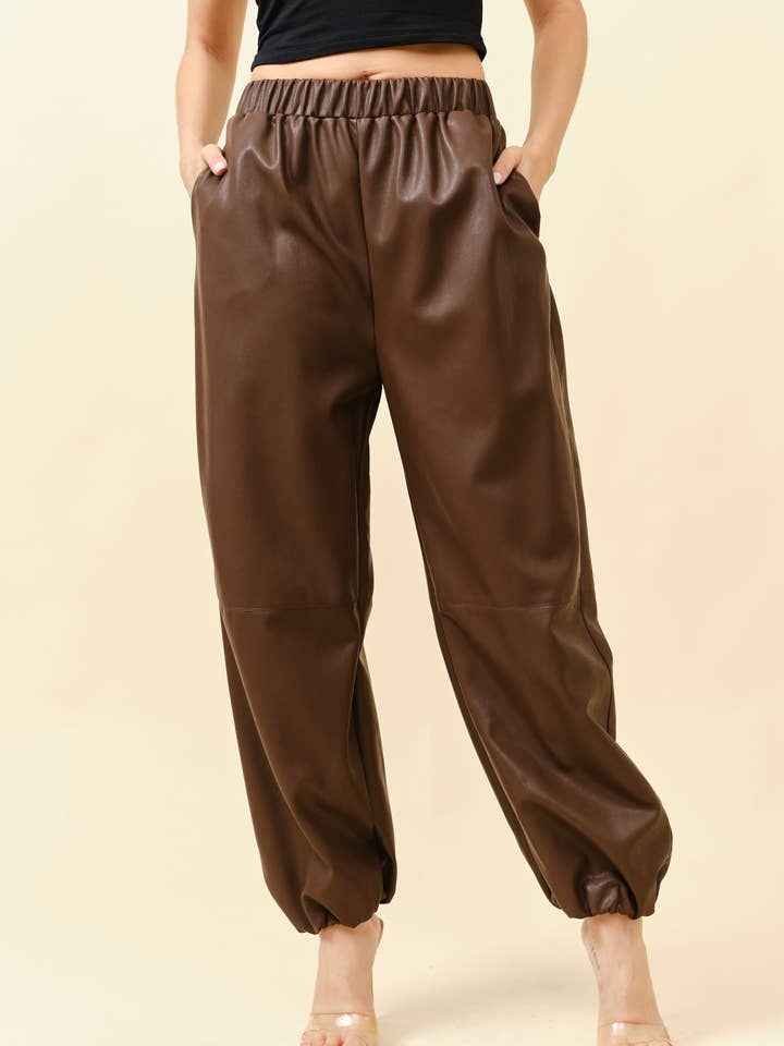 Elastiske bukser i kunstlæder for engroshandel hos Tea & Cup