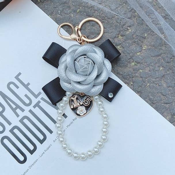 Kameliabrosch hänge för wholesale av FurDecoration