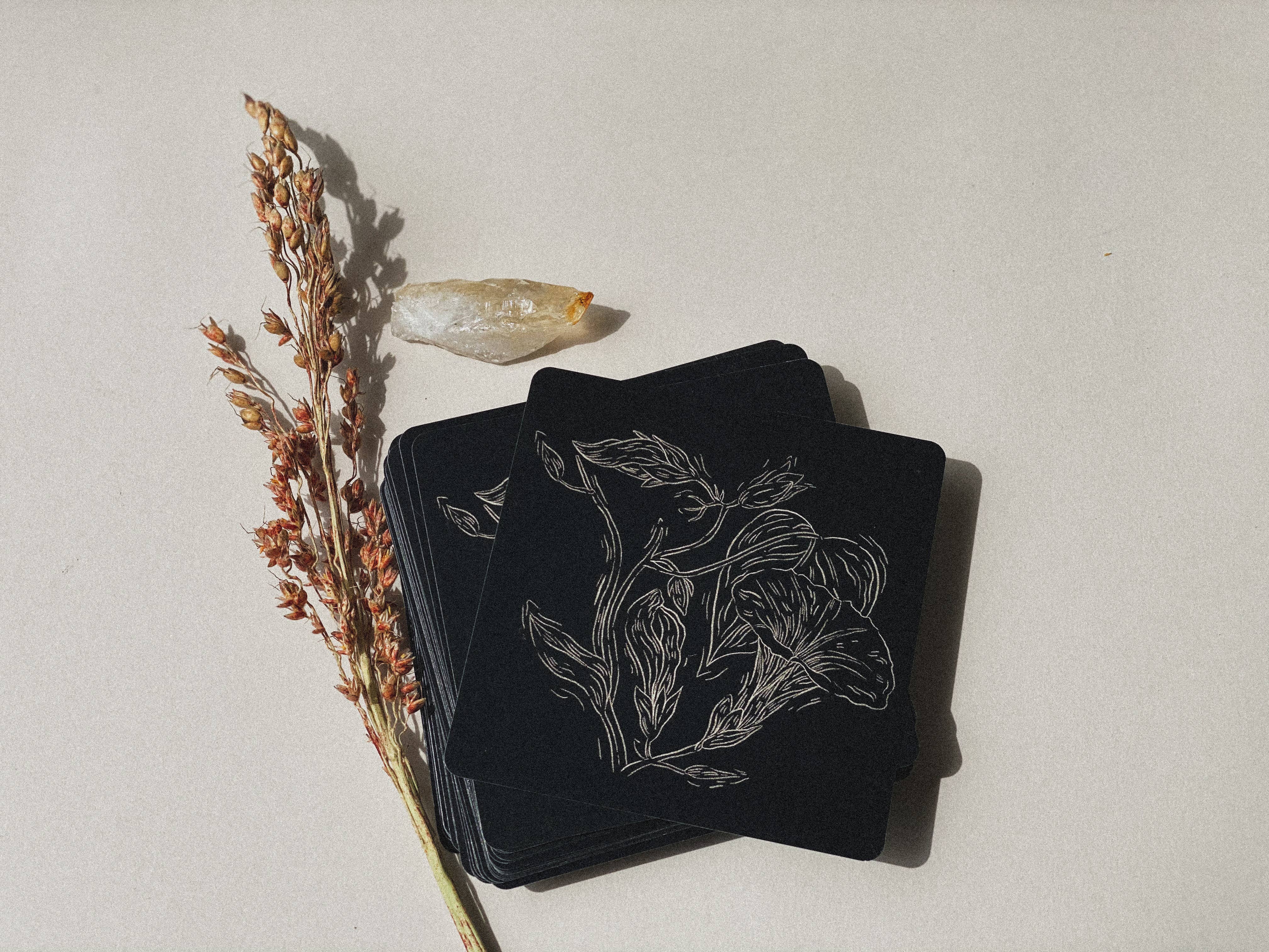 The Hollow Valley - Wholesale Tarot Cards - Hollow Valley Sigil Oracle3