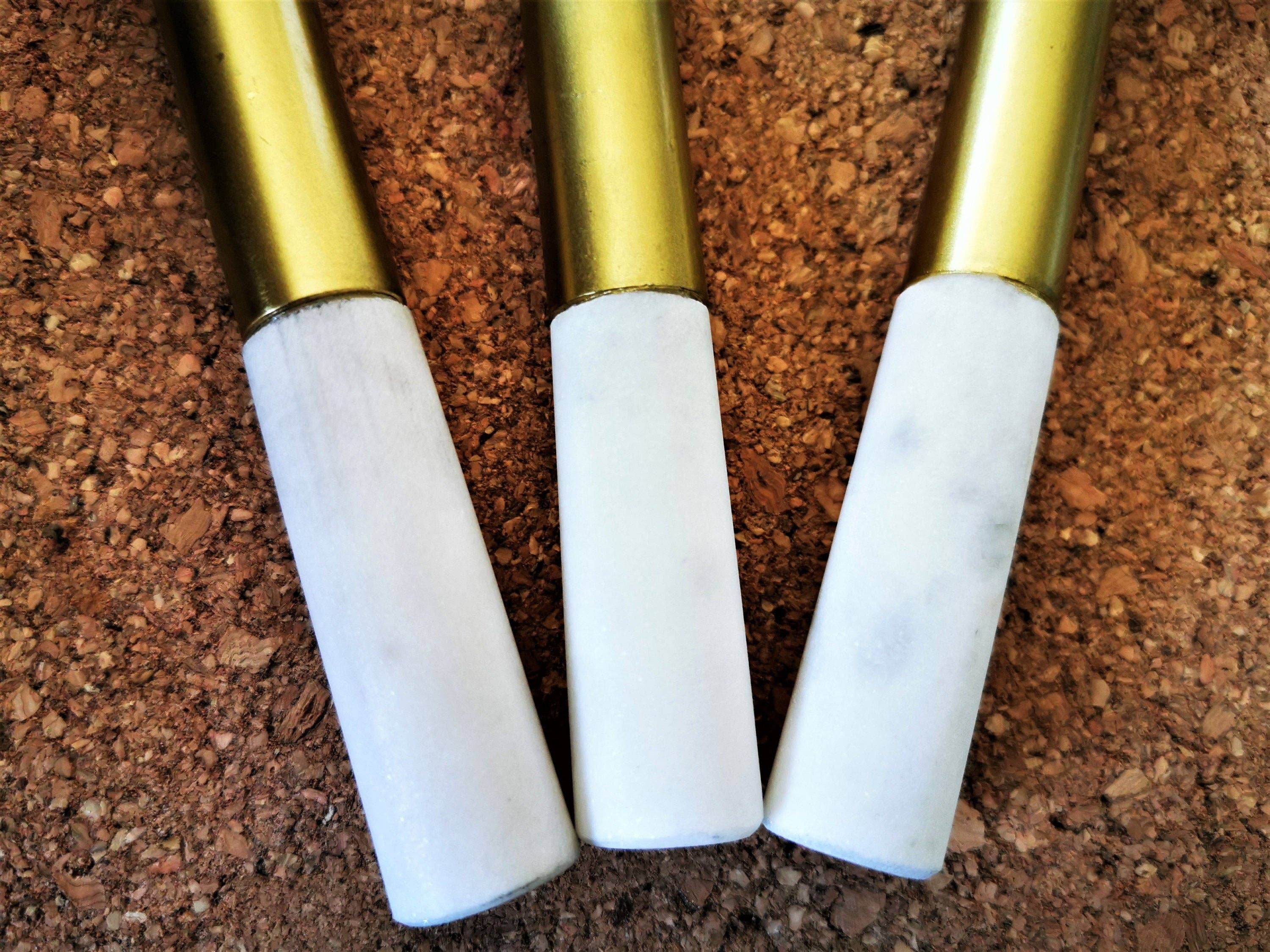 Gibb & Daan - Vente Couteaux à fromage - Poignées en marbre blanc et laiton, ensemble de couteaux à fromage gravés9