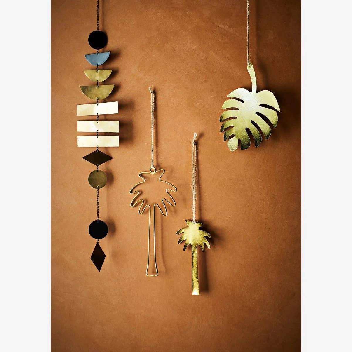 Mikwi – Engroshandel 3D-vægkunst – Vægsdekoration i palmeform af gyldent messing3