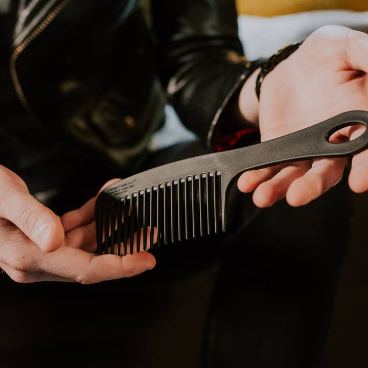 Chicago Comb Co. - Venta al por mayor Cepillo/peine - Peine de fibra de carbono modelo 8