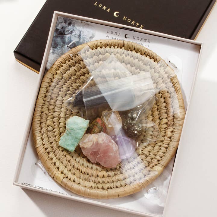 Luna Norte - Wholesale Spiritual Stone/Crystal - Curated Crystal Hand Woven Basket Curio Set- Home Décor1