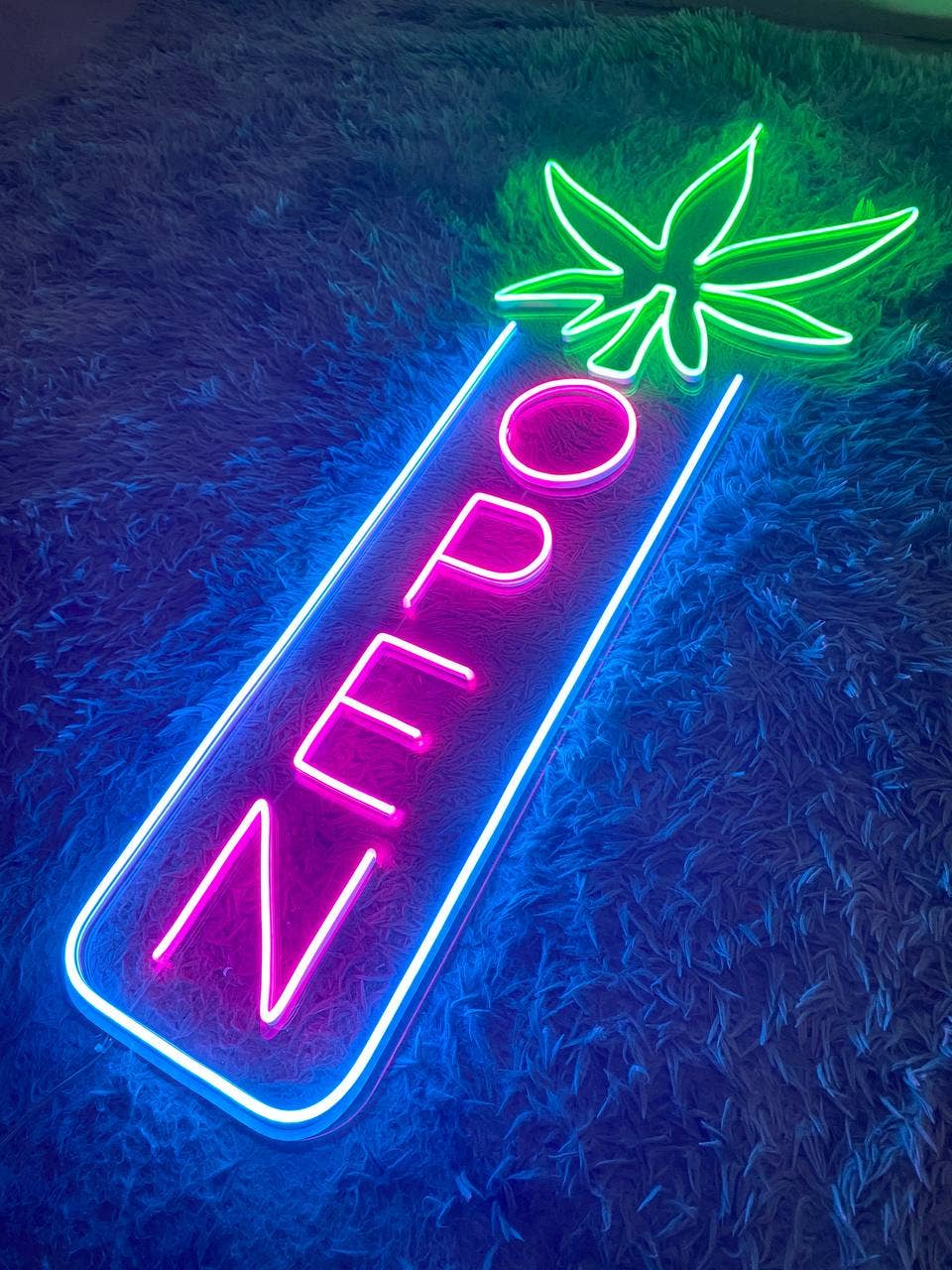 Glow Neon - Wholesale Neon Sign - Indoor Cannabis Open Sign, Marijuana Sign Decoration Led1