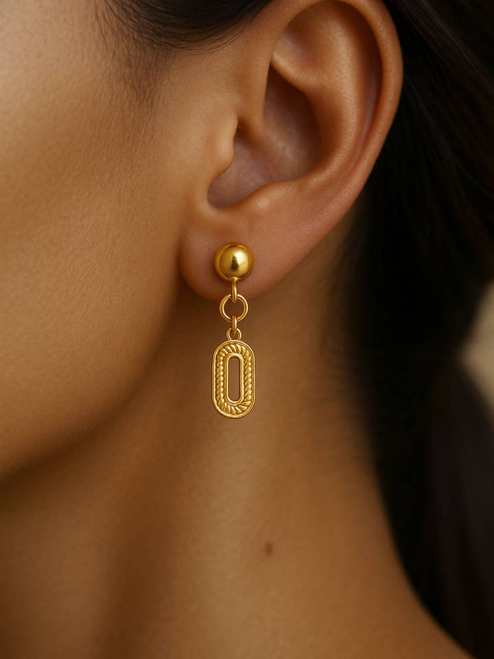 Boucles d'oreilles Greta Or pour la vente par Sophie Blake