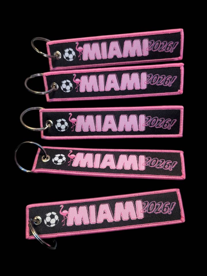 Miami 2026 Voetbalwedstrijden Sleutelhanger voor wholesale door FUNNYBAGTAGS by Cukiegirl