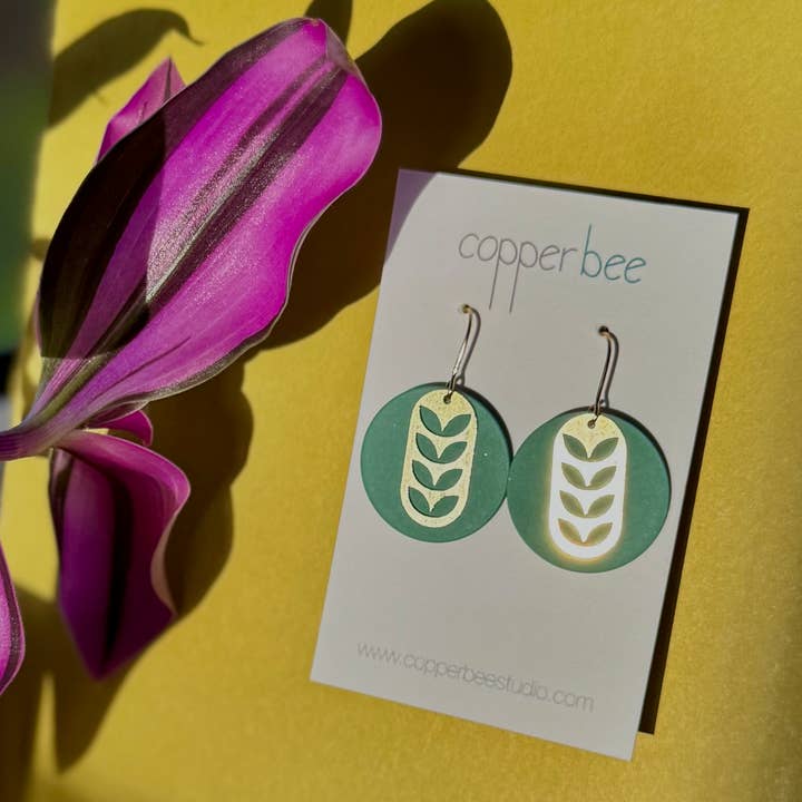 Cor + Latão | Brincos de Flor | CB066 por atacado de Copper Bee