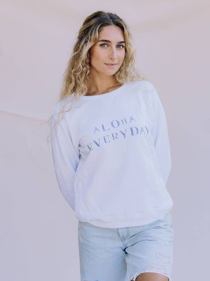 Aloha Everyday gestempeld sweatshirt met ronde hals voor dames voor wholesale door Black Point Company