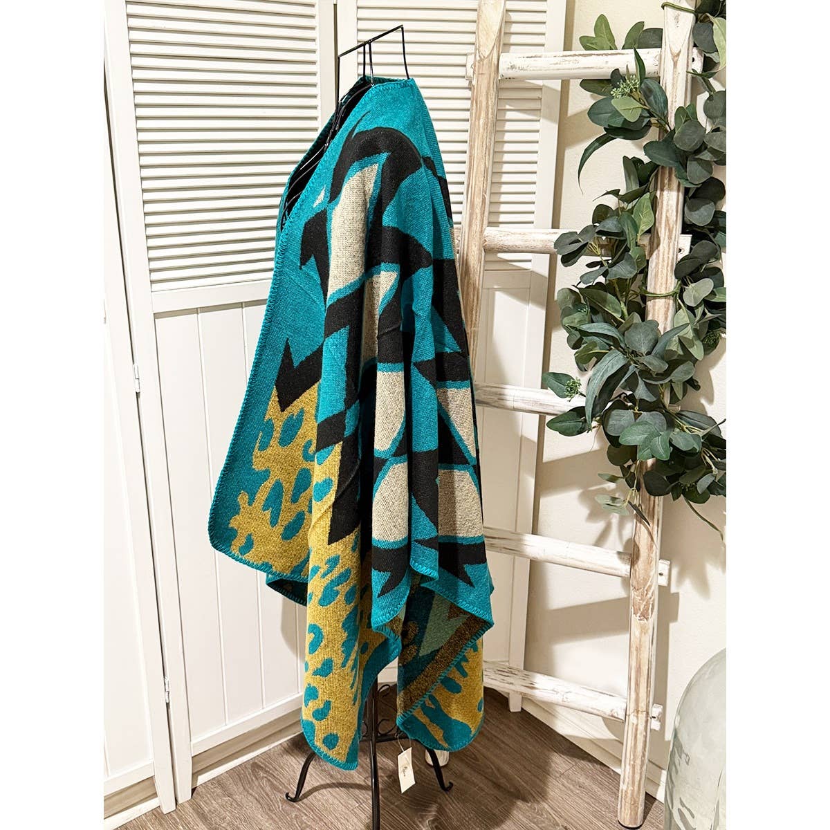 Love and Repeat - Wholesale Poncho - Women's - Leopard Mixed Pattern Cozy Poncho7